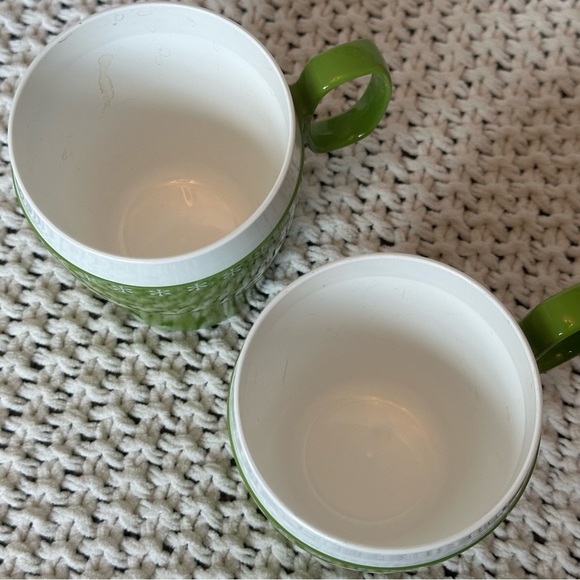 Vintage Avocado Green New-Mar Plastic Insulated Coffee Cups Daisy Design Set 2 - Picture 8 of 8